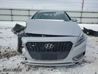 2017 Hyundai Sonata Hybrid SE with VIN KMHE24L31HA074137, listed as a Copart auction lot 45313855 with 44,370 mi miles and Salvage Title. Bid and sale history available at carsss.com. Image 5.