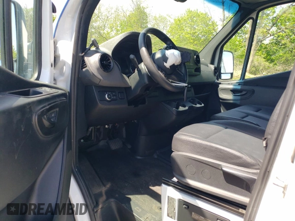 2022 Mercedes-Benz Sprinter with VIN W1Y8EB3Y6NT093478, listed as a Copart auction lot 55573435 with 54,663 mi miles and Salvage Title. Bid and sale history available at DreamBid. Image 8.