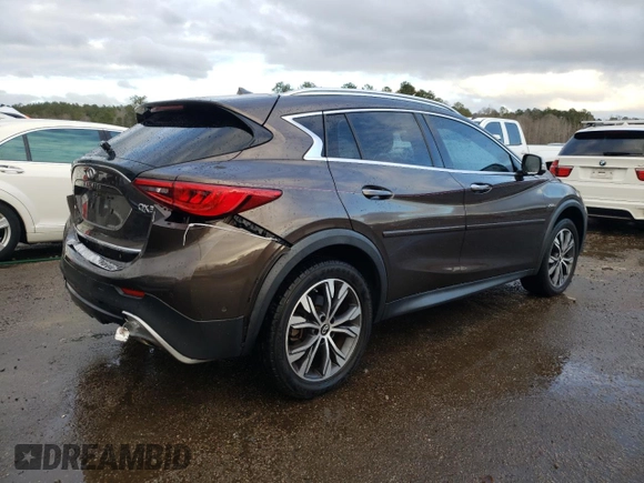 2017 Infiniti QX30 Luxury with VIN SJKCH5CR5HA018641, listed as a Copart auction lot 39949704 with 92,148 mi miles. Bid and sale history available at carsss.com. Image 3.