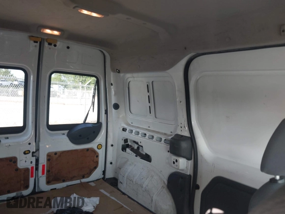 2011 Ford Transit Connect XL z VIN NM0LS7CN3BT069318, wystawiony jako IAAI lot #42818813 z przebiegiem 252 085 mil mil oraz . Historia ofert i sprzedaży dostępna na DreamBid. Obrazek 8.