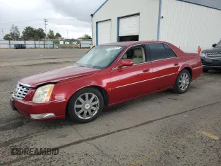 2008 Cadillac DTS 1SD z VIN 1G6KD57Y28U173094, wystawiony jako Copart lot #56895415 z przebiegiem 141 060 mil mil oraz Szkoda całkowita • Salvage title. Historia ofert i sprzedaży dostępna na DreamBid. Obrazek 1.