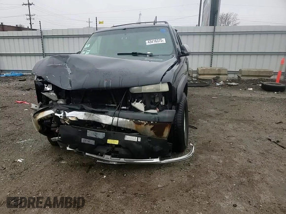 2002 Chevrolet Suburban LT with VIN 3GNGK26U62G171646, listed as a Copart auction lot 43416375 with 233,392 mi miles and Salvage Title. Bid and sale history available at carsss.com. Image 11.