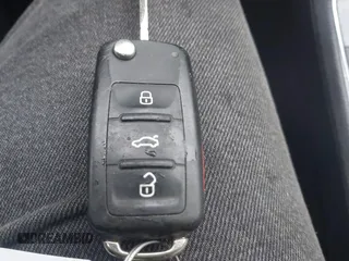 2016 Volkswagen Passat SE z VIN 1VWBT7A31GC023486, wystawiony jako IAAI lot #41205417 z przebiegiem 90 005 mil mil oraz . Historia ofert i sprzedaży dostępna na DreamBid. Obrazek 11.