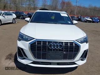 2021 Audi Q3 S line Premium z VIN WA1DECF32M1054786, wystawiony jako IAAI lot #42065278 z przebiegiem 47 615 mil mil oraz . Historia ofert i sprzedaży dostępna na DreamBid. Obrazek 12.