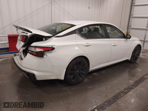 2022 Nissan Altima SR with VIN 1N4BL4CV8NN344643, listed as a IAAI auction lot 41755102 with 61,303 mi miles and . Bid and sale history available at DreamBid. Image 4.