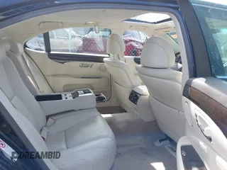 2008 Lexus LS 460 LWB with VIN JTHGL46F185021333, listed as a IAAI auction lot 41875999 with 111,418 mi miles. Bid and sale history available at carsss.com. Image 8.
