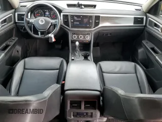 2018 Volkswagen Atlas SE z VIN 1V2LR2CA8JC527947, wystawiony jako Copart lot #54258935 z przebiegiem 126 541 mil mil oraz Szkoda całkowita • Salvage title. Historia ofert i sprzedaży dostępna na DreamBid. Obrazek 8.