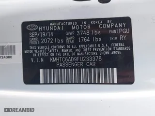 2015 Hyundai Veloster RE:FLEX with VIN KMHTC6AD9FU233378, listed as a IAAI auction lot 41428400 with 99,275 mi miles. Bid and sale history available at carsss.com. Image 9.