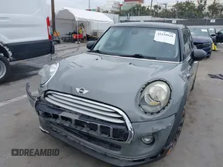 2015 MINI Hardtop 4 Door with VIN WMWXS5C57FT832162, listed as a IAAI auction lot 42159929 with 117,683 mi miles and . Bid and sale history available at DreamBid. Image 6.