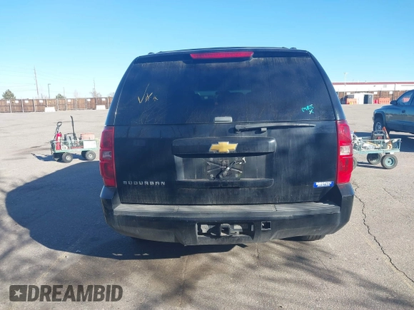 2013 Chevrolet Suburban LS with VIN 1GNSKHE76DR155667, listed as a IAAI auction lot 41053774 with 118,655 mi miles. Bid and sale history available at carsss.com. Image 16.