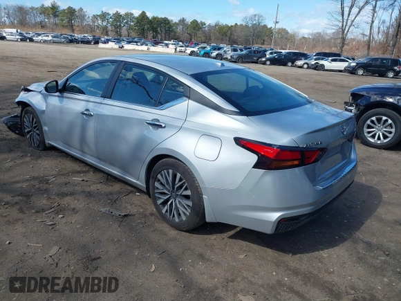 2023 Nissan Altima SV z VIN 1N4BL4DV3PN332952, wystawiony jako IAAI lot #41731261 z przebiegiem 16 720 mil mil oraz . Historia ofert i sprzedaży dostępna na DreamBid. Obrazek 3.