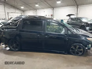 2011 Toyota Sienna SE with VIN 5TDXK3DC1BS172813, listed as a IAAI auction lot 41643352 with 172,385 mi miles. Bid and sale history available at carsss.com. Image 14.