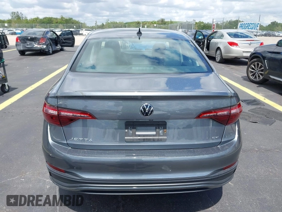 2024 Volkswagen Jetta SE with VIN 3VW7M7BU9RM005832, listed as a IAAI auction lot 42475250 with 10,036 mi miles and . Bid and sale history available at DreamBid. Image 17.
