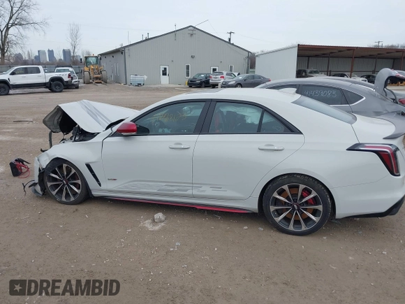 2023 Cadillac CT4-V Blackwing z VIN 1G6DL5RP3P0568052, wystawiony jako IAAI lot #41228123 z przebiegiem 39 511 mil mil oraz . Historia ofert i sprzedaży dostępna na DreamBid. Obrazek 14.