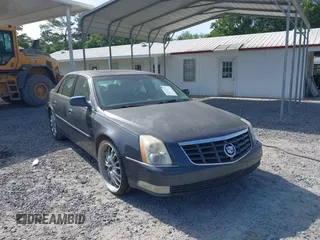 2011 Cadillac DTS Premium Collection z VIN 1G6KH5E65BU110486, wystawiony jako IAAI lot #42177107 z przebiegiem 202 112 mil mil oraz . Historia ofert i sprzedaży dostępna na DreamBid. Obrazek 1.