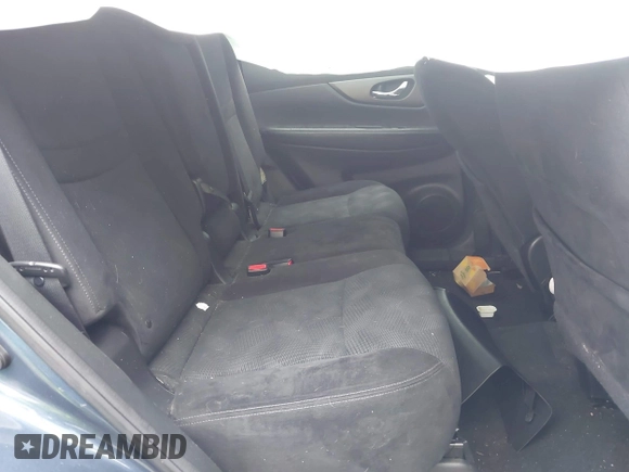 2014 Nissan Rogue S z VIN 5N1AT2MV5EC772993, wystawiony jako IAAI lot #42220573 z przebiegiem 136 842 mil mil oraz . Historia ofert i sprzedaży dostępna na DreamBid. Obrazek 8.