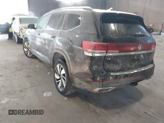 2024 Volkswagen Atlas SE z VIN 1V2KR2CA2RC504915, wystawiony jako IAAI lot #41417206 z przebiegiem 39 238 mil mil oraz . Historia ofert i sprzedaży dostępna na DreamBid. Obrazek 3.