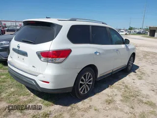 2014 Nissan Pathfinder SV with VIN 5N1AR2MN9EC616289, listed as a IAAI auction lot 41965424 with 215,270 mi miles. Bid and sale history available at carsss.com. Image 4.