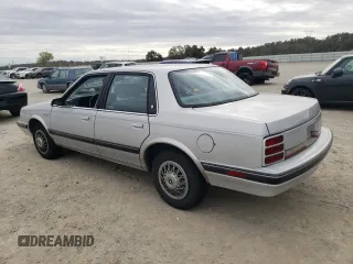 1992 Oldsmobile Cutlass z VIN 1G3AL54N7N6363365, wystawiony jako Copart lot #76144254 z przebiegiem 52 896 mil mil oraz Tytuł czysty. Historia ofert i sprzedaży dostępna na DreamBid. Obrazek 2.