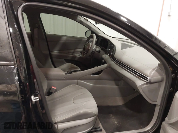 2023 Hyundai Elantra SEL z VIN KMHLM4AG3PU526870, wystawiony jako IAAI lot #41471456 z przebiegiem 33 252 mil mil oraz . Historia ofert i sprzedaży dostępna na DreamBid. Obrazek 5.