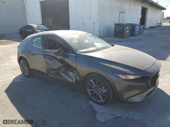 2021 Mazda Mazda3 Hatchback Preferred with VIN JM1BPALL7M1400427, listed as a Copart auction lot 87506605 with 30,352 mi miles and Salvage Title. Bid and sale history available at carsss.com. Image 4.