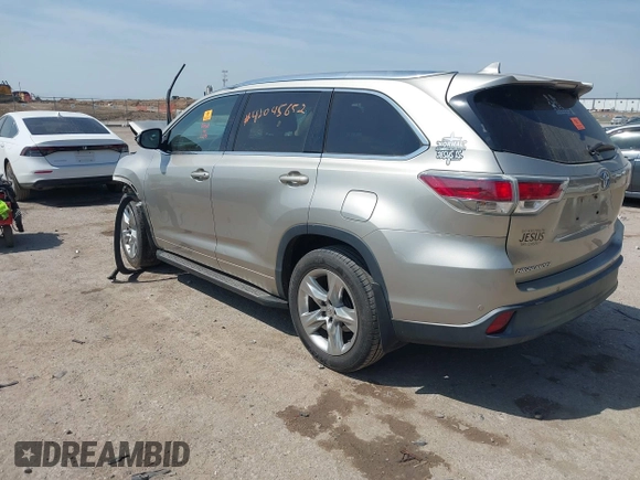 2015 Toyota Highlander Limited with VIN 5TDYKRFH3FS083587, listed as a IAAI auction lot 42045652 with Not provided miles and . Bid and sale history available at DreamBid. Image 3.