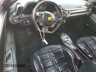 2010 Ferrari 458 Italia z VIN ZFF67NFA8A0176042, wystawiony jako Copart lot #74711994 z przebiegiem 13 056 mil mil oraz Nie do naprawy. Historia ofert i sprzedaży dostępna na DreamBid. Obrazek 8.