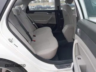 2018 Hyundai Sonata Limited with VIN 5NPE34AF2JH636995, listed as a IAAI auction lot 42105350 with 105,279 mi miles. Bid and sale history available at carsss.com. Image 8.