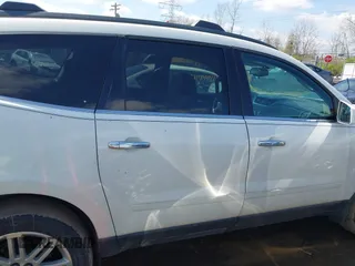 2014 Chevrolet Traverse LT with VIN 1GNKRGKD7EJ351083, listed as a IAAI auction lot 41999769 with 221,061 mi miles. Bid and sale history available at carsss.com. Image 13.
