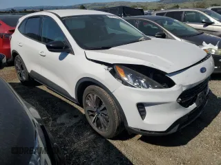 2022 Ford Escape SE z VIN 1FMCU0G62NUA27725, wystawiony jako Copart lot #54565745 z przebiegiem 116 660 mil mil oraz Szkoda całkowita • Salvage title. Historia ofert i sprzedaży dostępna na DreamBid. Obrazek 4.