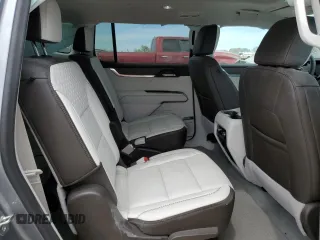 2024 GMC Acadia FWD Denali z VIN 1GKENLKS1RJ176560, wystawiony jako Copart lot #49456855 z przebiegiem 5 509 mil mil oraz Szkoda całkowita • Salvage title. Historia ofert i sprzedaży dostępna na DreamBid. Obrazek 10.