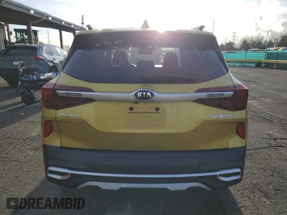 2021 Kia Seltos SX with VIN KNDETCA22M7178648, listed as a Copart auction lot 51714915 with 59,138 mi miles and Salvage Title. Bid and sale history available at carsss.com. Image 6.