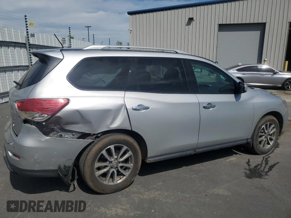 2016 Nissan Pathfinder Platinum with VIN 5N1AR2MM4GC642941, listed as a Copart auction lot 52622275 with 129,212 mi miles and Salvage title. Bid and sale history available at DreamBid. Image 3.