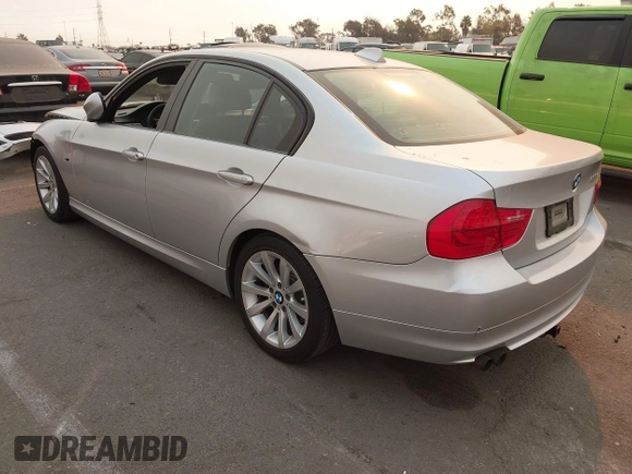 2011 BMW 3 Series 328i with VIN WBAPH5G55BNM71408, listed as a IAAI auction lot 41291450 with 169,483 mi miles and . Bid and sale history available at carsss.com. Image 3.
