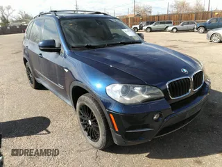 2012 BMW X5 35i с VIN 5UXZV4C5XCL749123, выставлен на аукционе IAAI как лот 41749728 с пробегом 124 193 миль миль и . История ставок и продаж доступна на DreamBid. Изображение 1.