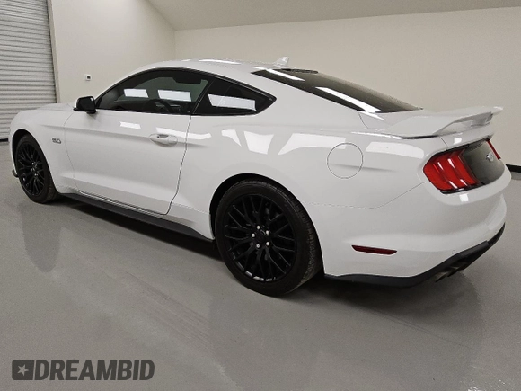 2021 Ford Mustang GT z VIN 1FA6P8CF2M5122054, wystawiony jako Copart lot #53919925 z przebiegiem 56 936 mil mil oraz Tytuł czysty. Historia ofert i sprzedaży dostępna na DreamBid. Obrazek 2.