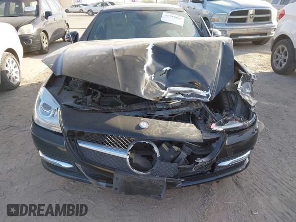 2013 Mercedes-Benz SLK-Class SLK 350 with VIN WDDPK5HA6DF054060, listed as a IAAI auction lot 41797807 with 84,877 mi miles. Bid and sale history available at carsss.com. Image 6.