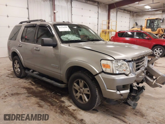 2008 Ford Explorer XLT with VIN 1FMEU63E88UB03042, listed as a IAAI auction lot 41136188 with 79,503 mi miles. Bid and sale history available at carsss.com. Image 1.