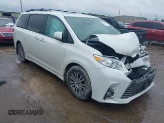 2018 Toyota Sienna XLE Auto Access Seat with VIN 5TDYZ3DC8JS906460, listed as a IAAI auction lot 41468064 with 87,750 mi miles. Bid and sale history available at carsss.com. Image 1.