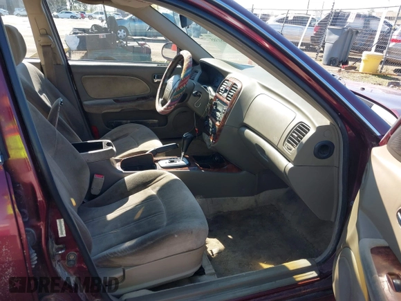 2002 Hyundai Sonata GLS with VIN KMHWF35HX2A586689, listed as a IAAI auction lot 41681385 with 273,132 mi miles. Bid and sale history available at carsss.com. Image 5.
