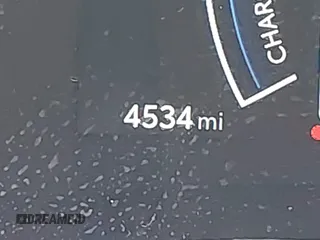 2025 Toyota Camry LE z VIN 4T1DBADK8SU516255, wystawiony jako IAAI lot #41847062 z przebiegiem 4 534 mil mil oraz . Historia ofert i sprzedaży dostępna na DreamBid. Obrazek 16.