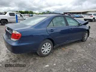 2005 Toyota Camry LE z VIN 4T1BE30K95U072730, wystawiony jako Copart lot #56398505 z przebiegiem 115 917 mil mil oraz Czysty tytuł • Clean title. Historia ofert i sprzedaży dostępna na DreamBid. Obrazek 3.