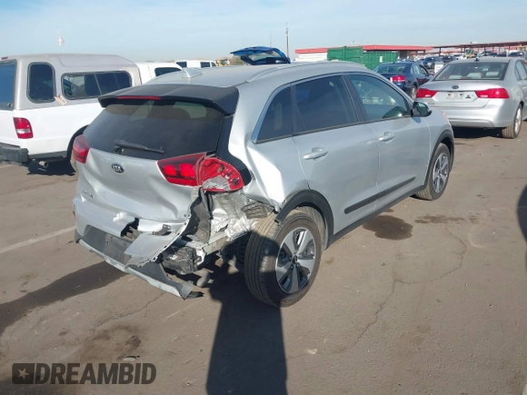 2020 Kia Niro LX with VIN KNDCB3LC3L5369229, listed as a IAAI auction lot 40950627 with 147,812 mi miles. Bid and sale history available at carsss.com. Image 4.