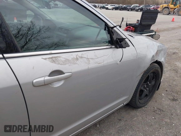2010 Ford Fusion SE with VIN 3FAHP0HA7AR238091, listed as a IAAI auction lot 41847624 with 157,381 mi miles. Bid and sale history available at carsss.com. Image 13.
