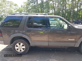 2006 Ford Explorer XLT z VIN 1FMEU73E36UB70375, wystawiony jako IAAI lot #42460992 z przebiegiem 177 637 mil mil oraz . Historia ofert i sprzedaży dostępna na DreamBid. Obrazek 6.