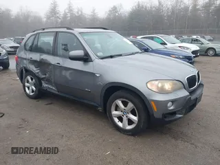2008 BMW X5 3.0si with VIN 5UXFE43588L034447, listed as a IAAI auction lot 41892520 with 133,615 mi miles. Bid and sale history available at carsss.com. Image 1.