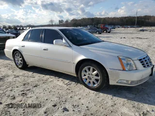 2009 Cadillac DTS 1SA z VIN 1G6KD57Y49U110046, wystawiony jako Copart lot #46638285 z przebiegiem 188 683 mil mil oraz Nie do naprawy • Non repairable. Historia ofert i sprzedaży dostępna na DreamBid. Obrazek 4.