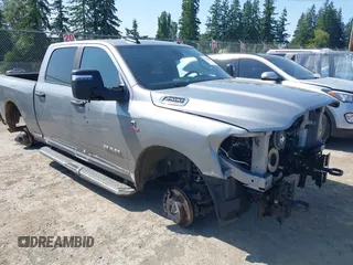 2024 Ram 2500 Big Horn z VIN 3C6UR5DL9RG303108, wystawiony jako IAAI lot #42420630 z przebiegiem Nie podano mil oraz . Historia ofert i sprzedaży dostępna na DreamBid. Obrazek 1.