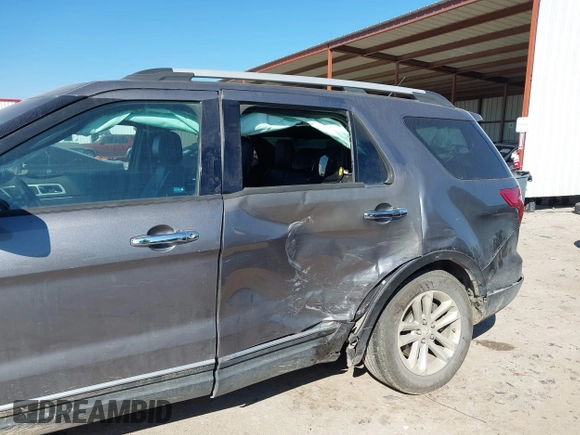 2013 Ford Explorer XLT with VIN 1FM5K7D80DGB26232, listed as a IAAI auction lot 41647847 with 215,822 mi miles. Bid and sale history available at carsss.com. Image 6.