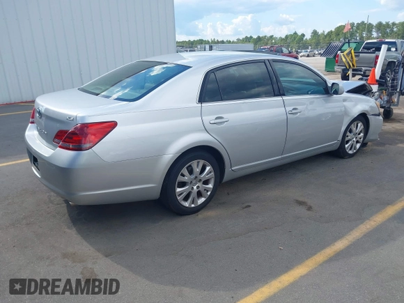 2008 Toyota Avalon XL with VIN 4T1BK36B48U312044, listed as a IAAI auction lot 40394391 with 197,886 mi miles. Bid and sale history available at carsss.com. Image 4.